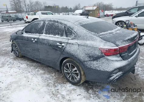 2023 Kia Forte Lxs z USA, uszkodzony, nr VIN 3KPF24AD0PE526871